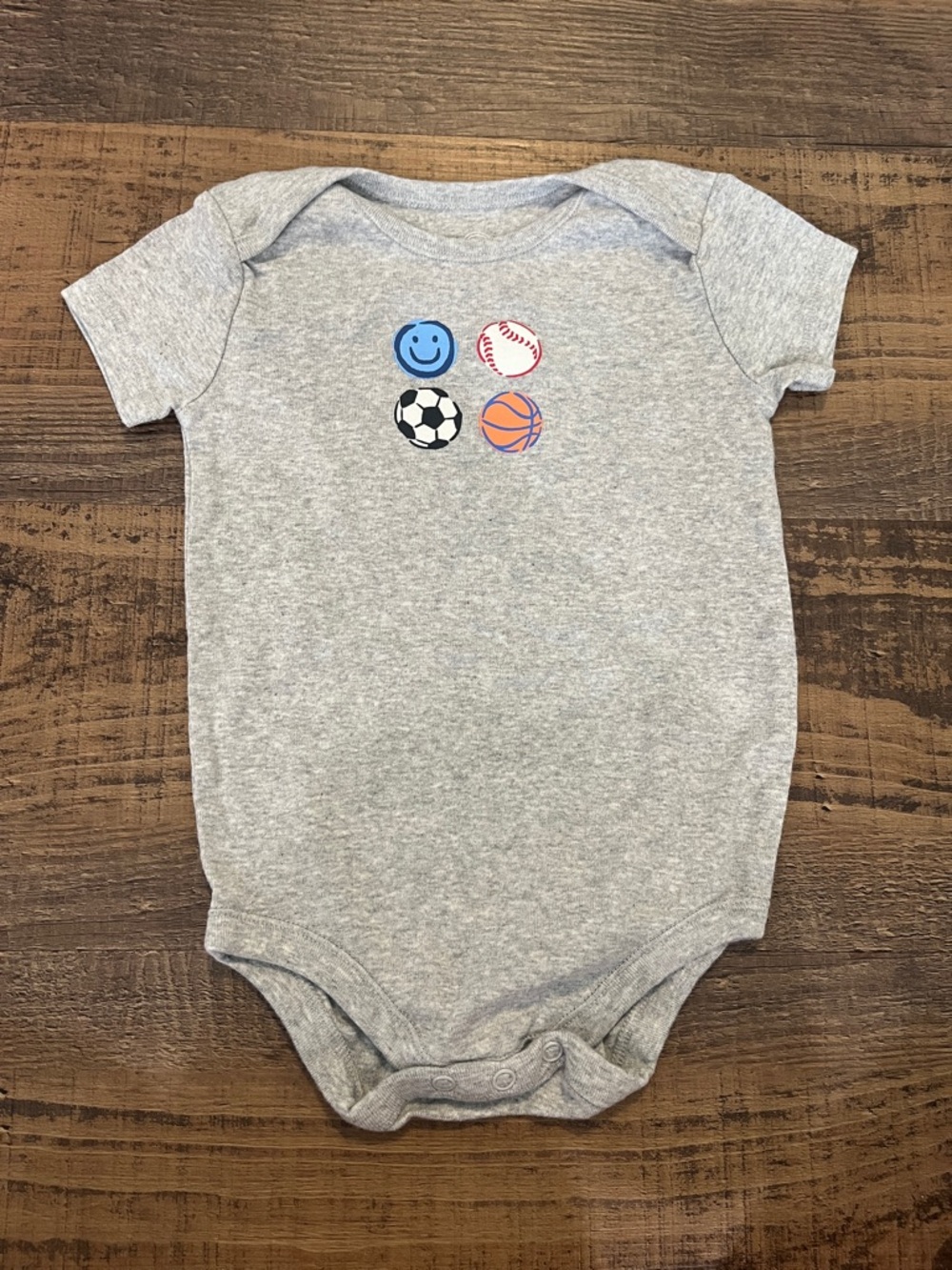 wonder nation Gray Short-Sleeve Bodysuit with Sports Icons
